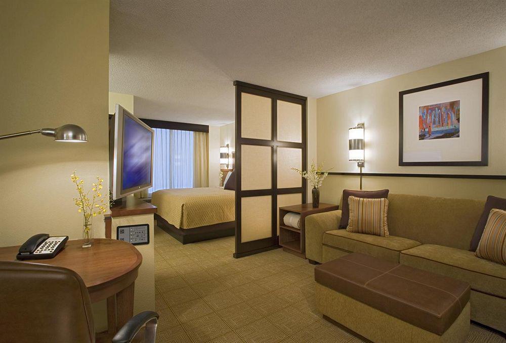 Hyatt Place Detroit/Livonia Chambre photo