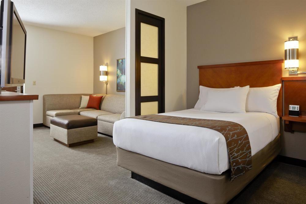 Hyatt Place Detroit/Livonia Extérieur photo