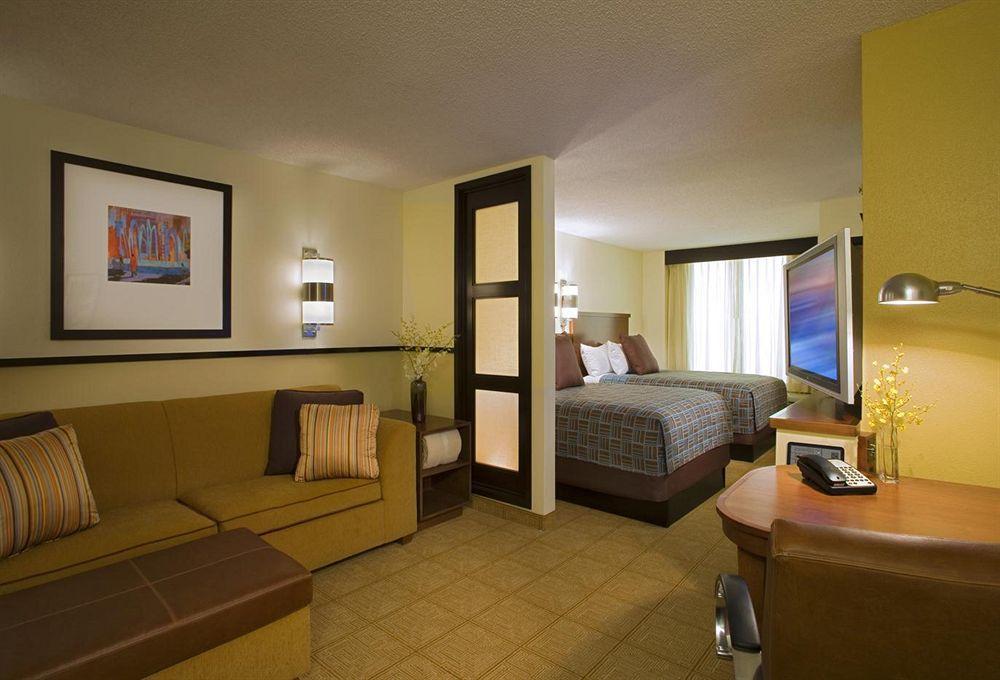Hyatt Place Detroit/Livonia Extérieur photo